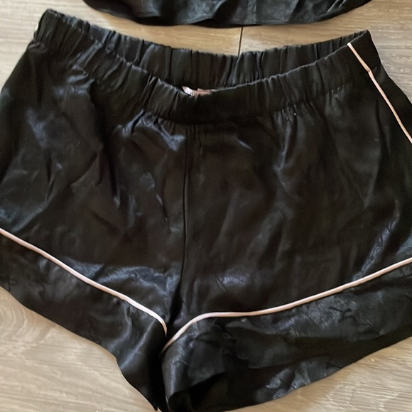 Victoria’s Secret pajama set - Picture 4 of 6